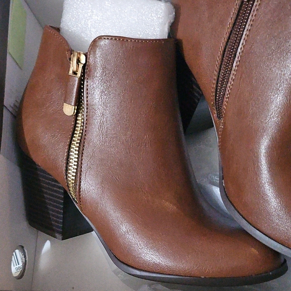 Style & Co Women's Masrinaa Ankle Booties. - Picture 6 of 7